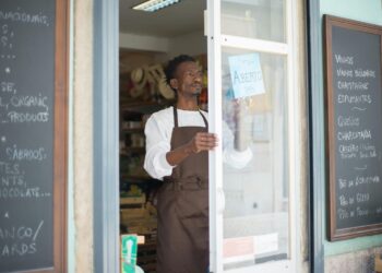 Vagas temporárias de fim de ano devem crescer 10%