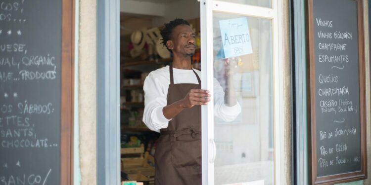 Vagas temporárias de fim de ano devem crescer 10%