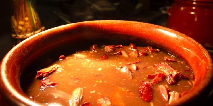 Sábado é dia de feijoada com samba, no Shopping Estação Goiânia