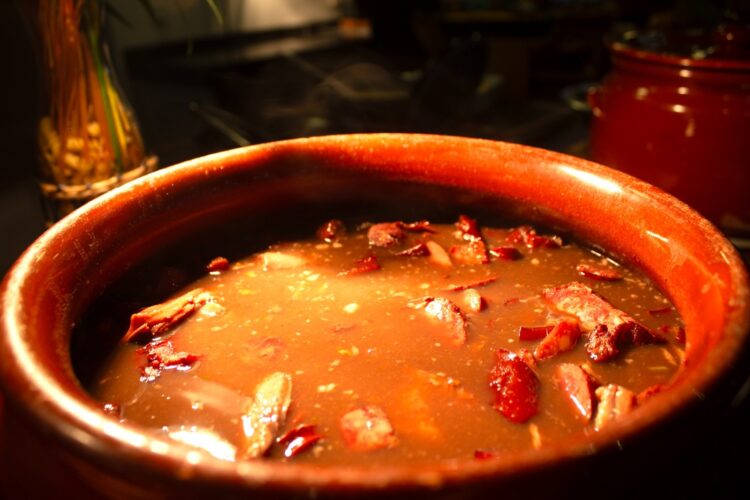 Sábado é dia de feijoada com samba, no Shopping Estação Goiânia