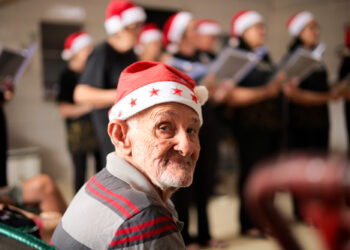 Projeto Laços celebra Natal no Abrigo São Vicente de Paulo