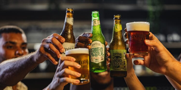 Shopping em Goiânia inaugura Cervejaria Louvada em Goiás
