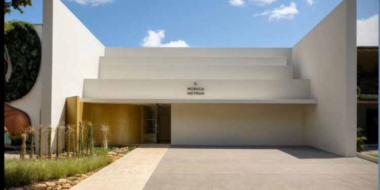 Mônica Metran inaugura nova loja no Setor Marista