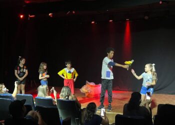 Curso de teatro e oratória para crianças a partir de 6 anos em Goiânia