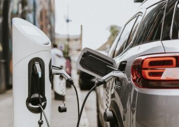 Mercado de veículos eletrificados cresce 43% em Goiás, revela Webmotors