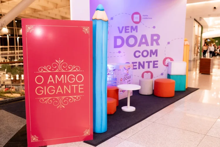 Passeio das Águas arrecada material escolar para a CUFA