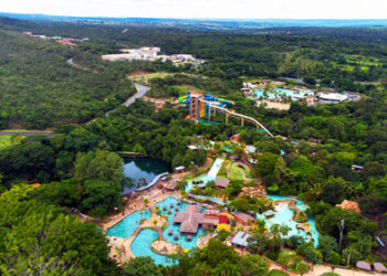 Hot Park amplia funcionamento para visitantes neste verão