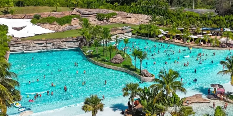 Hot Park e Rio Quente Resorts abrem vagas de emprego