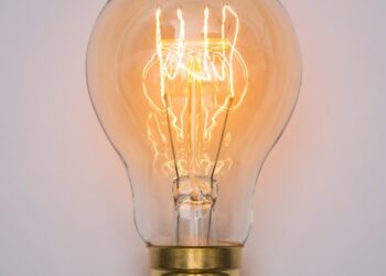 Ahpaceg se manifesta sobre quedas de energia em Goiânia