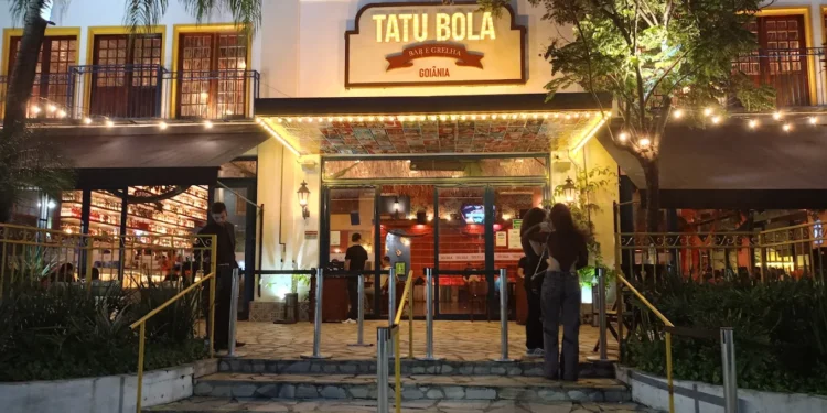 O Tatu Bola promove Carnavalzin no Setor Marista