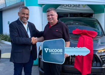 Cooperados do Sicoob UniCentro Br são premiados em campanhas de investimento