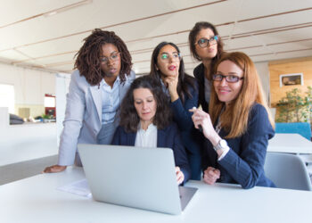 Mulheres lideram produção científica sobre cooperativismo no Brasil