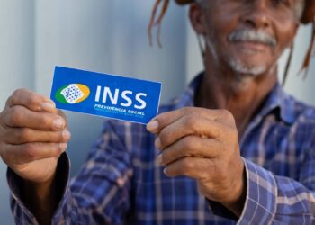 Aposentados e pensionistas do INSS em Goiás terão o 13º salário antecipado