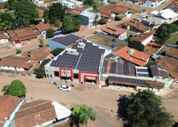 Goianos recorrem à energia solar para fugir da conta de luz mais cara