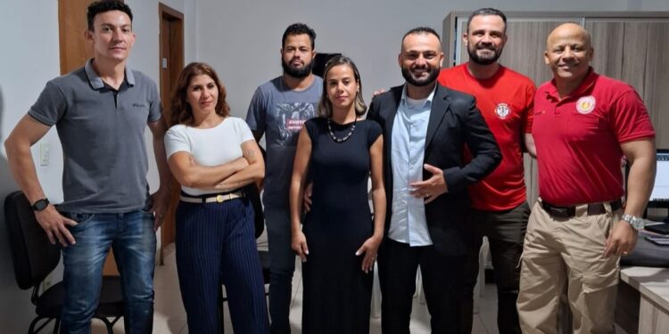 Goiás ganha primeira cooperativa de bombeiros civis, guarda-vidas e socorristas