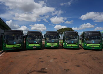 Ônibus articulados elétricos da BYD chegam para modernizar transporte público em Goiânia