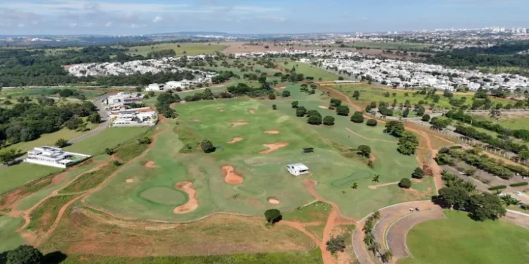 Maior campo de golfe do Centro-Oeste fica localizado em Goiânia