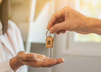 Inadimplência de aluguel começa 2026 em queda, aponta Índice Superlógica