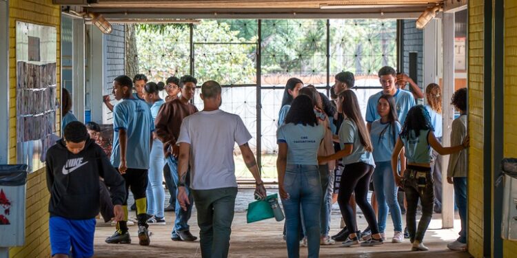 Com Pé-de-Meia, abandono e atraso escolar caem mais de 30% em Goiás