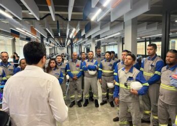 Curso gratuito forma eletricistas para setor em expansão em Goiás