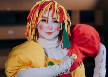 Apresentação teatral no Shopping Cerrado homenageia as mães