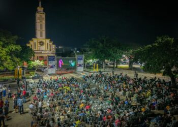 Jalles e parceiras promovem cinema ao luar para conscientizar sobre segurança no trânsito