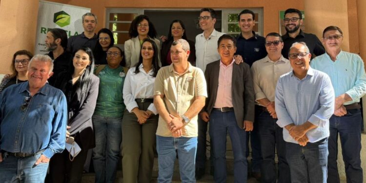 Sistema OCB/GO lidera suporte às cooperativas do Recicla Goiás após entrega de caminhões
