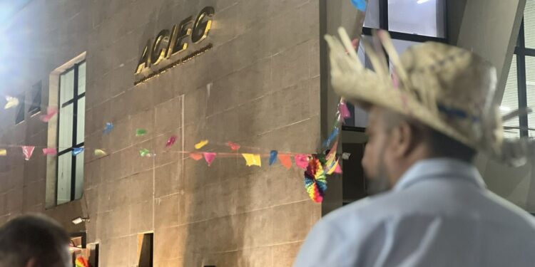 Arraiá da ACIEG tem comidas típicas, diversão e arrecadação de agasalhos