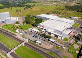 Nova fábrica de detergente em pó em Goiás recebe investimento superior a R$ 150 milhões