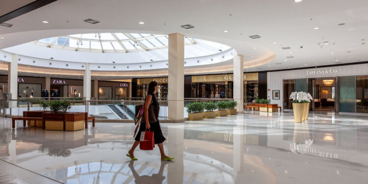 Promolovers chega ao Iguatemi Brasília com descontos de até 72%