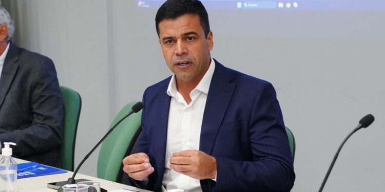 Minerais críticos centram diálogo entre indústria e setor público na Fieg