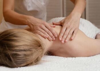 Estresse acumulado antes das férias aumenta procura por massagens