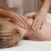 Estresse acumulado antes das férias aumenta procura por massagens