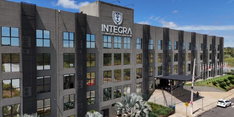 Integra recebe primeira turma de Medicina em Caldas Novas