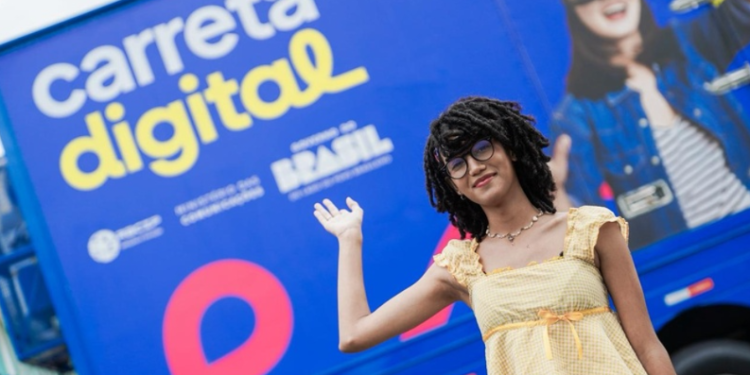 Carreta Digital capacita cerca de 21 mil estudantes em cursos de tecnologia