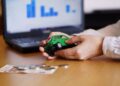 Com Selic em 14%, crédito começa a reagir no mercado de veículos