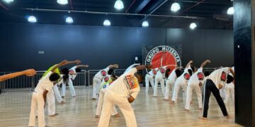 Programação gratuita de capoeira movimenta o Shopping Cerrado neste sábado (26)