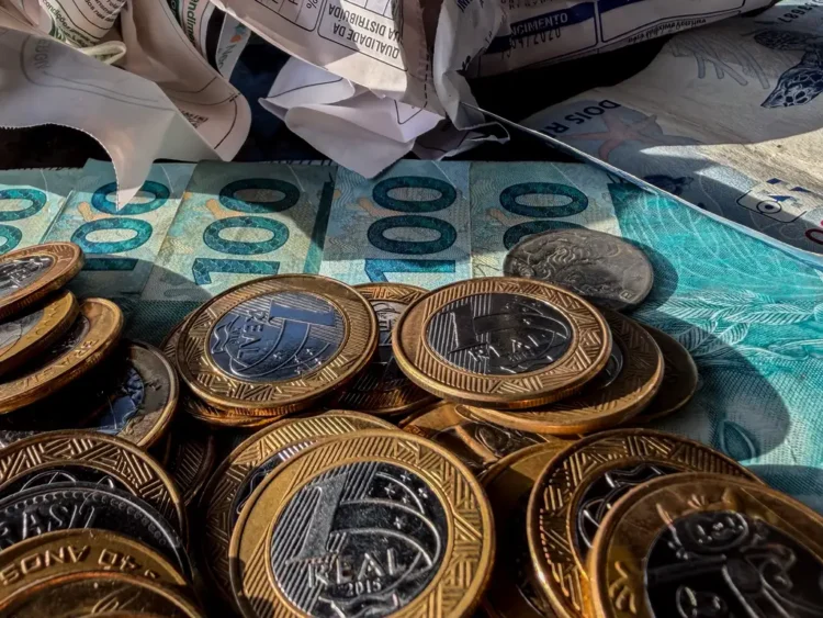 Negociação de dívidas cresce 36% em Goiás entre maio e agosto, aponta Serasa