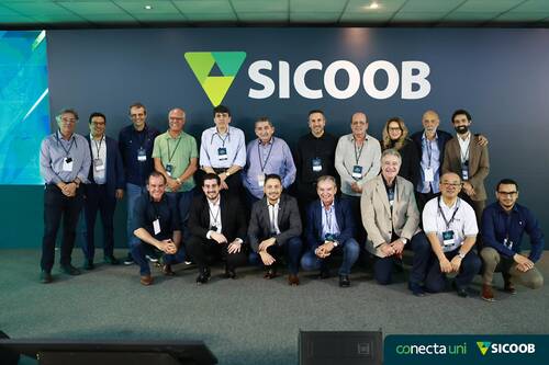 Sicoob Uni reúne equipes comerciais para alinhar estratégias e reconhecer resultados