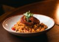 Prime Beach aposta em gastronomia diversificada às margens do Lago Paranoá