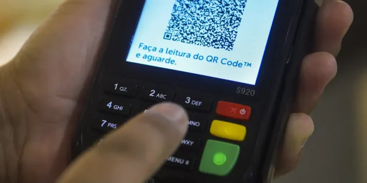 Sicoob leva modelo cooperativo para o mercado de maquininhas voltado a empresas
