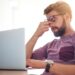 Fadiga ocular digital é um problema de ergonomia que pode afetar resultados no trabalho